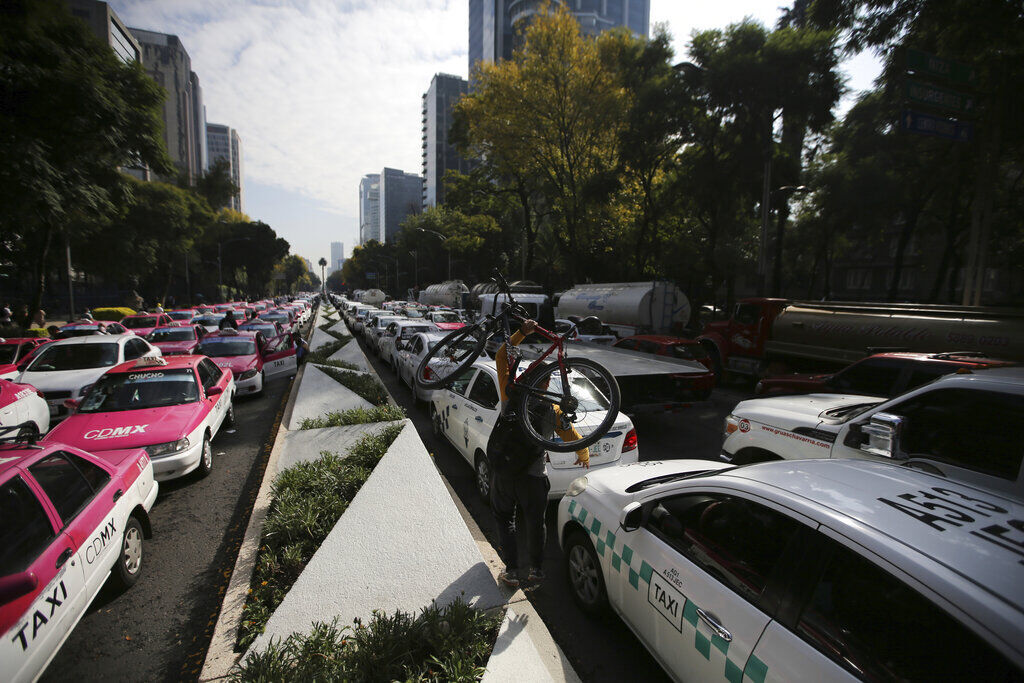 APTOPIX Mexico Taxi Protest